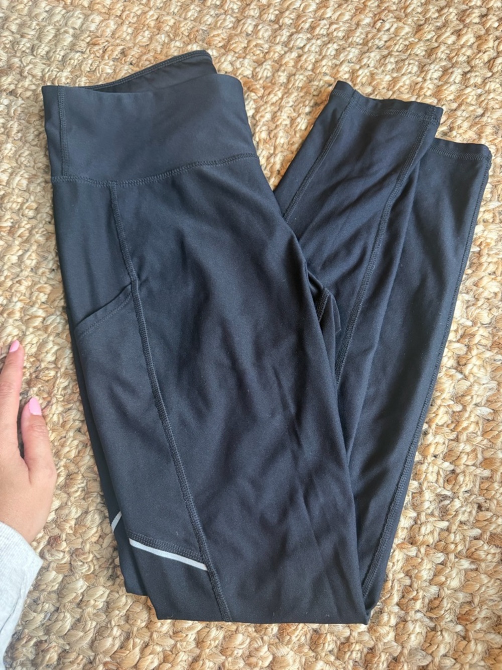 Xersion black leggings with side pockets
Size Medium - Picture 3 of 3